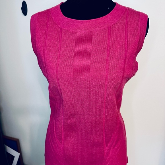 Carlisle Tops - Carlisle Collection Sleeveless Knit Top